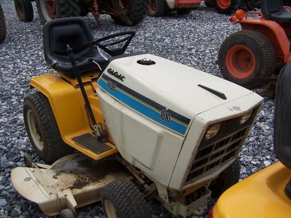 1057: CUB CADET 1810 LAWN AND GARDEN TRACTOR!!
