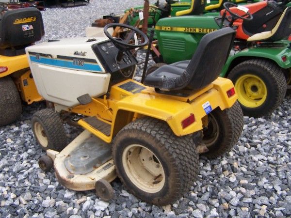 1057: CUB CADET 1810 LAWN AND GARDEN TRACTOR!!