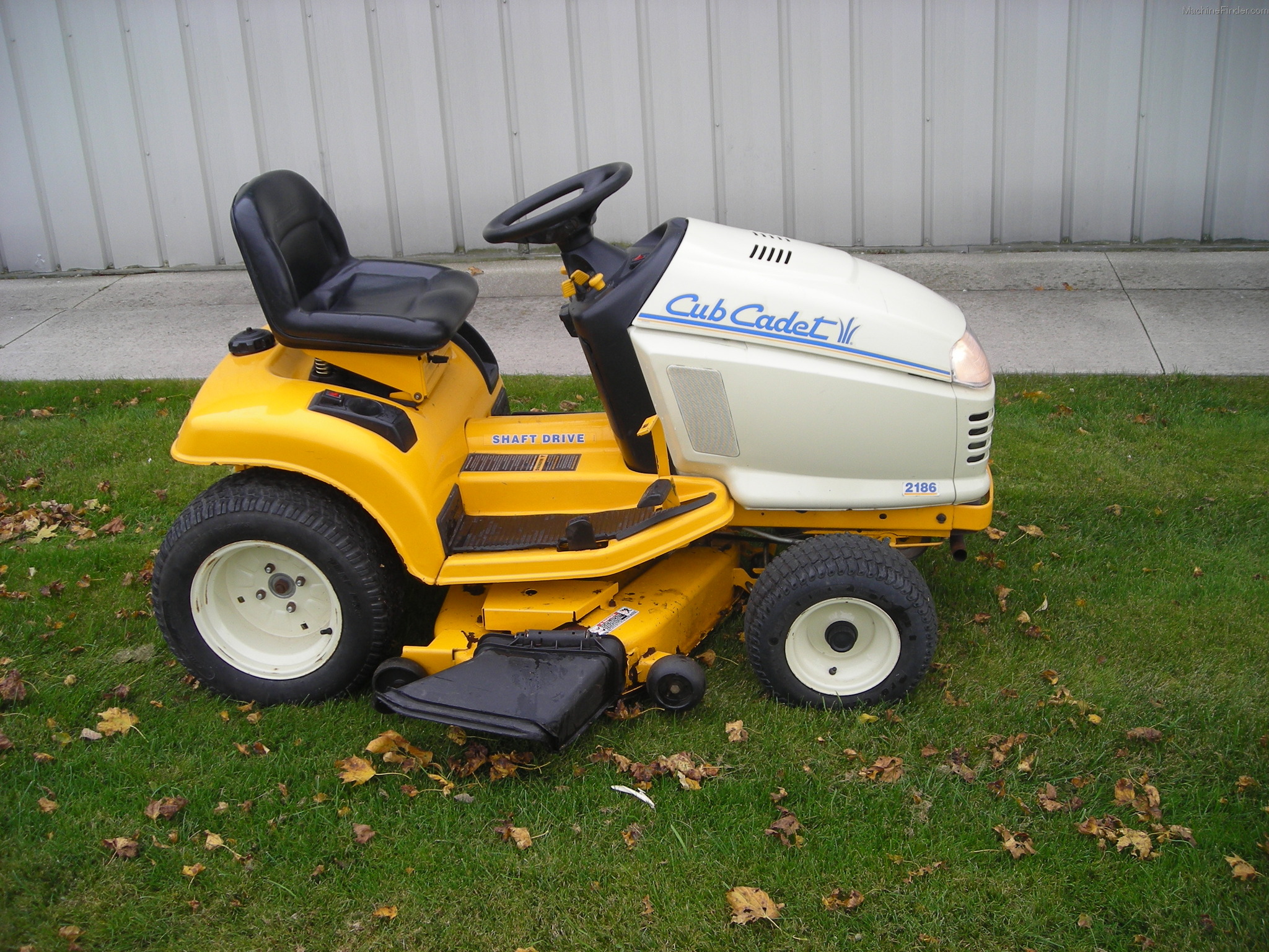 2001 Cub Cadet 2186 Lawn & Garden and Commercial Mowing - John Deere ...