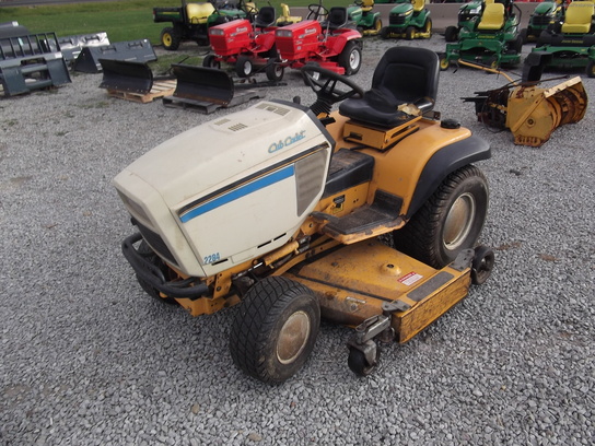 1995 Cub Cadet 2284 Lawn & Garden and Commercial Mowing - John Deere ...