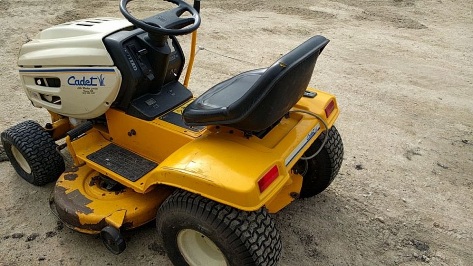Cub Cadet C-160H Lawn Tractor | Penner Auctions | Used Heavy Farm ...