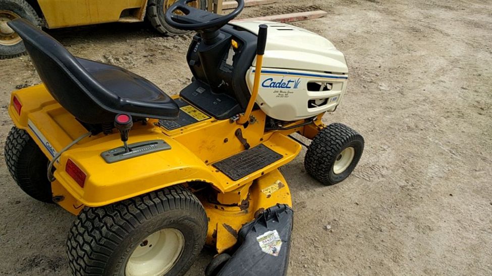Cub Cadet C-160H Lawn Tractor | Penner Auction Sales