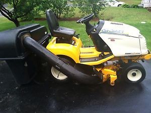 Cub Cadet GT 3204 Lawn Tractor Complete for Parts or Repair