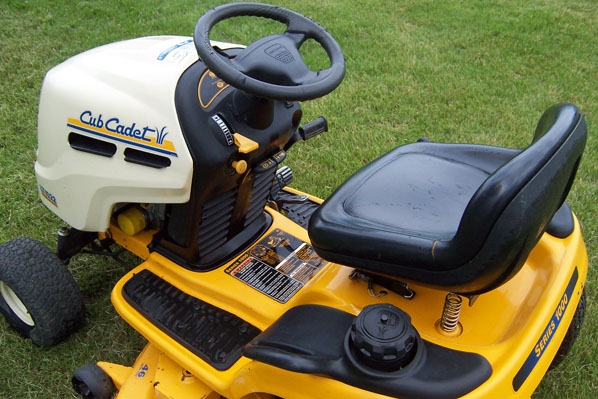 Used Lawn Mower Cub Cadet LT1022 for sale