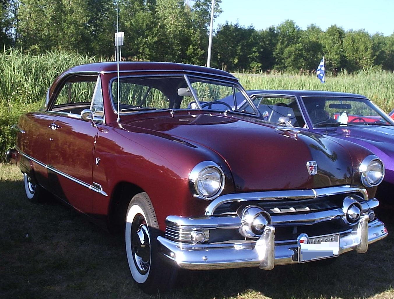 File:'51 Ford (Auto classique VAQ Mont St-Hilaire '11).jpg - Wikimedia ...