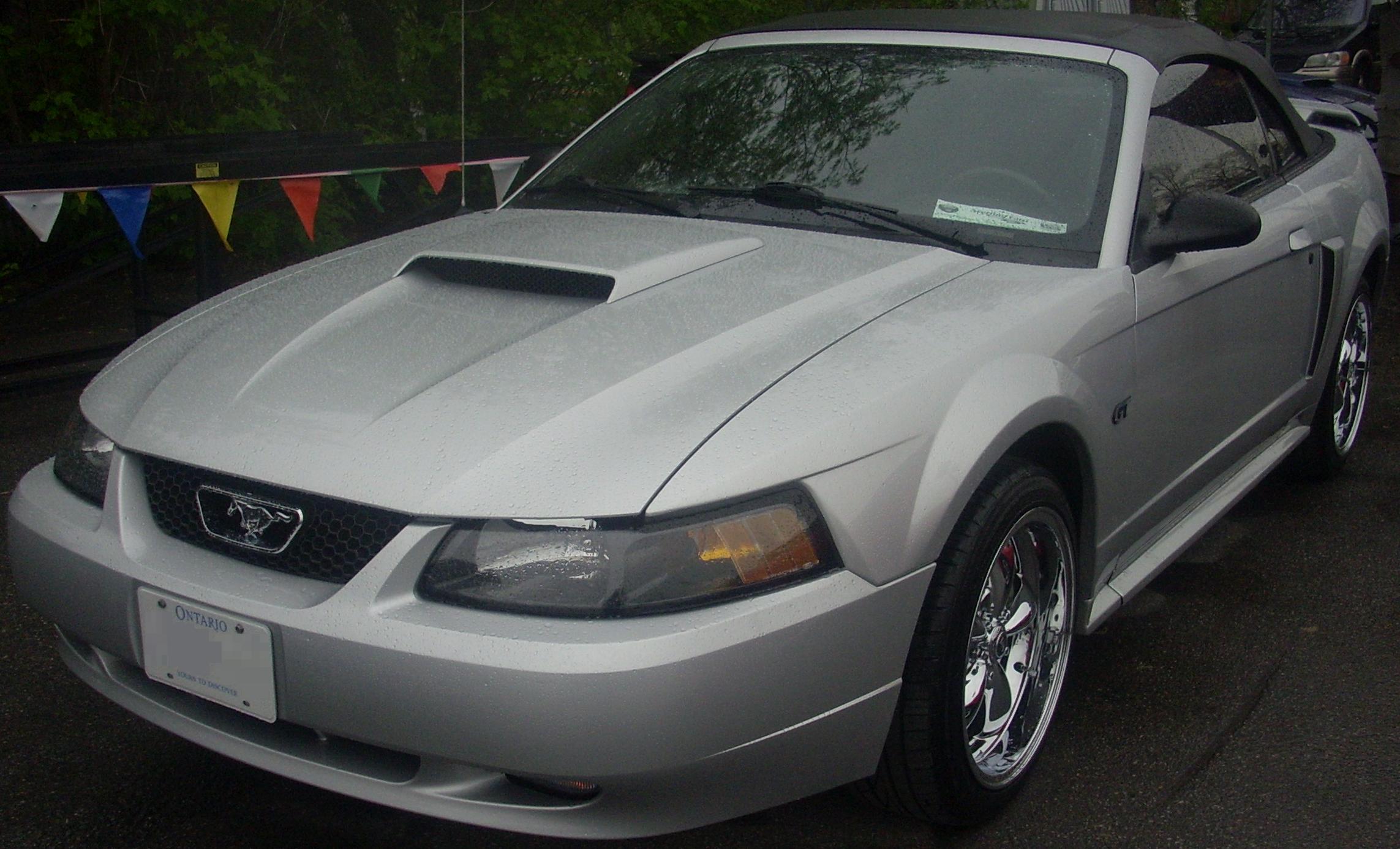 Description Ford SN-95 Mustang GT Convertible (Sterling Ford).jpg
