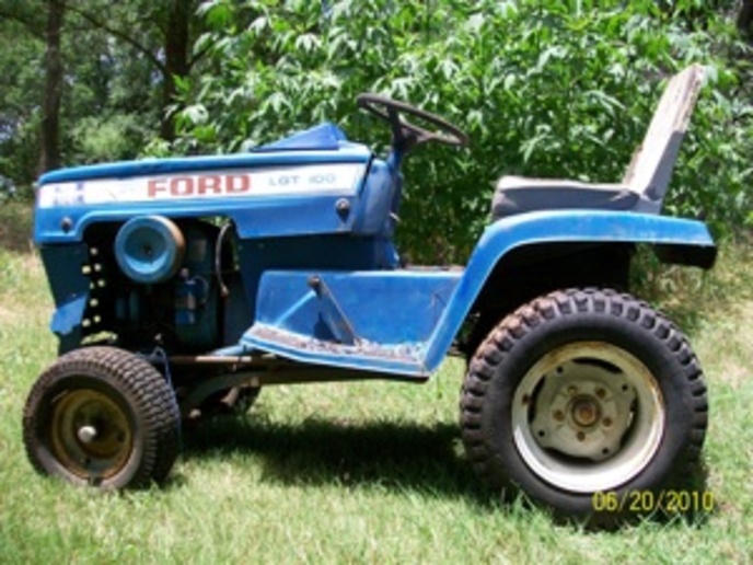 Ford LGT 100 19?? - TractorShed.com