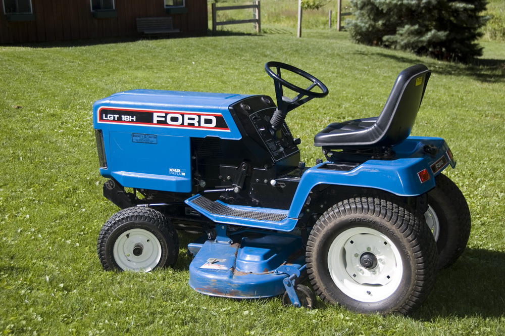 Ford lgt 18h lawn tractor #3