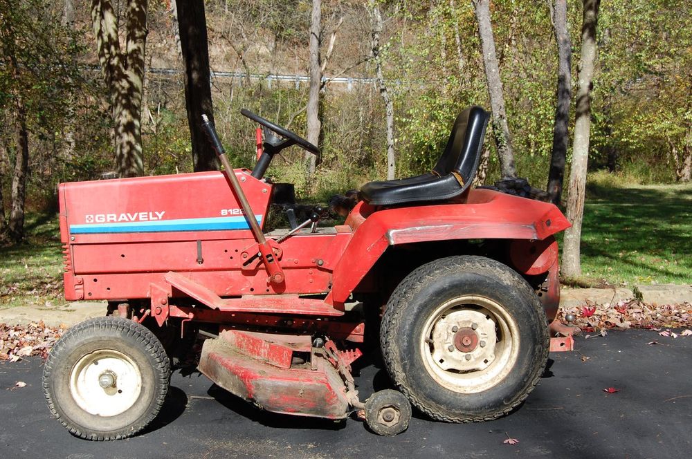 Gravely 8122 Garden Tractor with 40