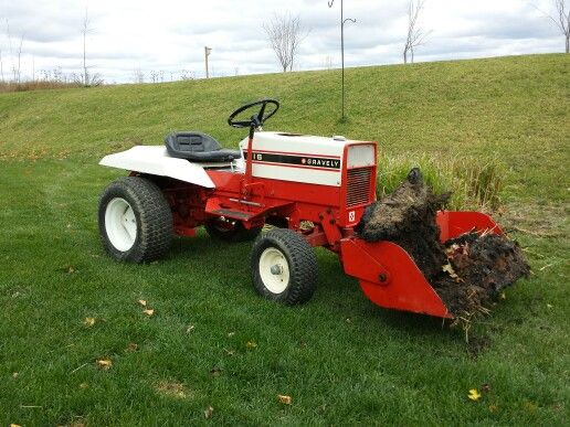 Gravely 816 with scoop