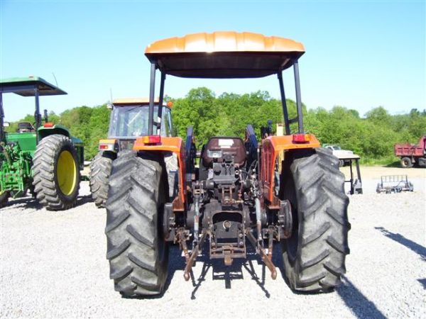 244: NICE AGCO-ALLIS 4660 4WD TRACTOR W/LOADER : Lot 244
