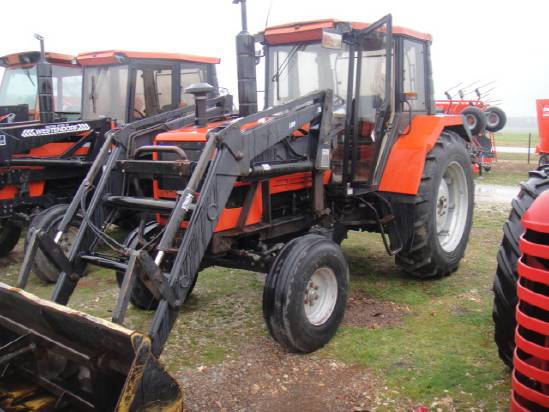 Photos of 1992 Agco Allis 7600 Tractor For Sale » S&H Farm Supply, MO