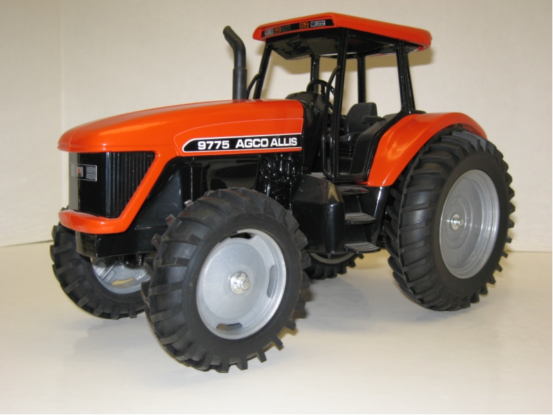 Up for sale is a 1/16 AGCO ALLIS 9775 MFWD tractor with 3-point hitch ...