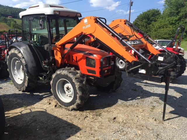 2004 Agco GT55 Cab 4wd Tractor