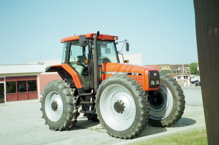 ... are no more orange AGCO tractors like this RT115 being made anymore
