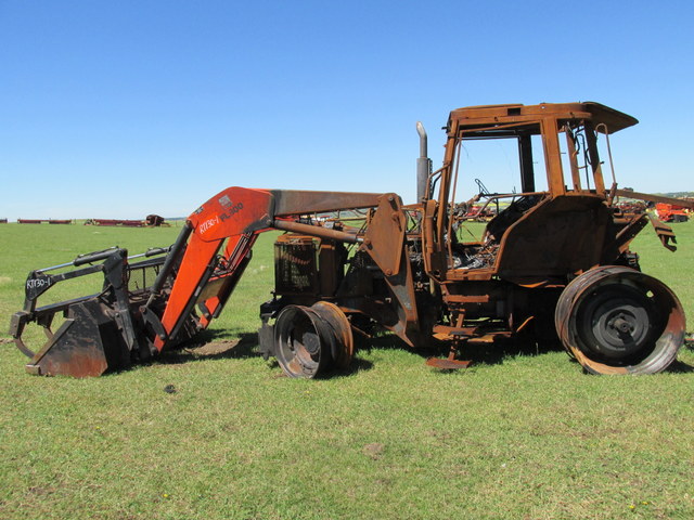 FL600 AGCO (RT130-1) 8FT W/ GRAPPLE - LOADERS FOR SALE