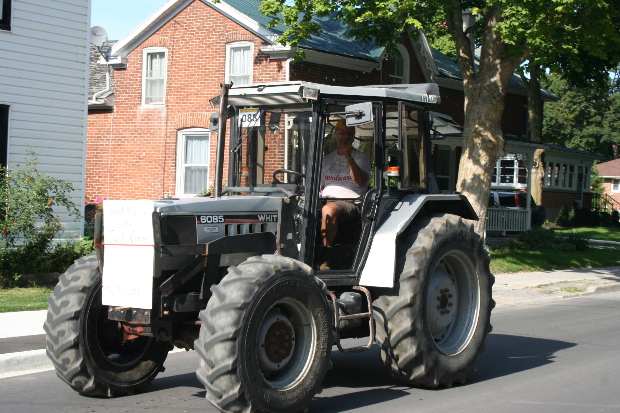 File:AGCO White 6085 tractor.jpg - Wikipedia, the free encyclopedia