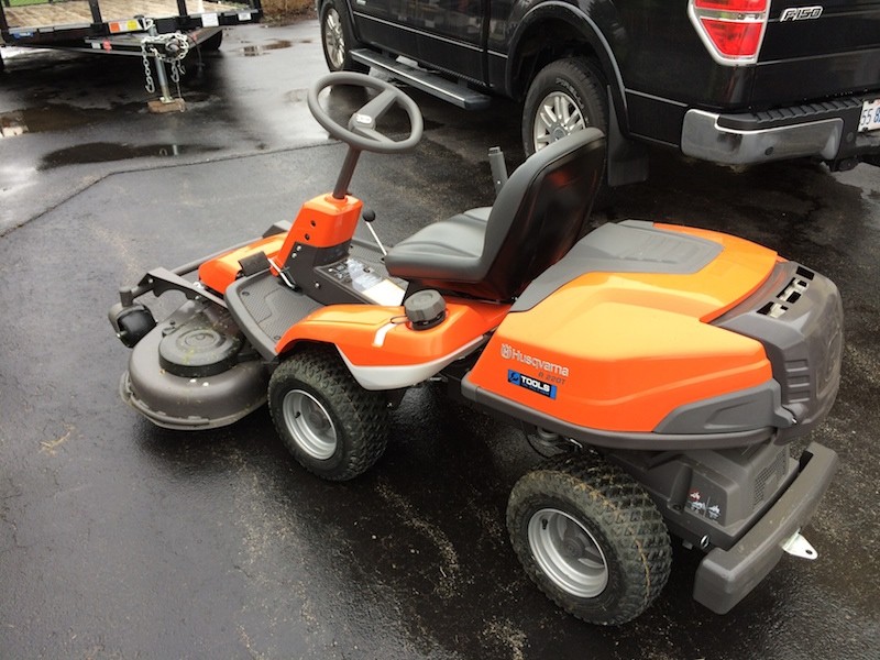 Husqvarna R 220T Articulated Riding Lawn Mower - Tools In Action ...