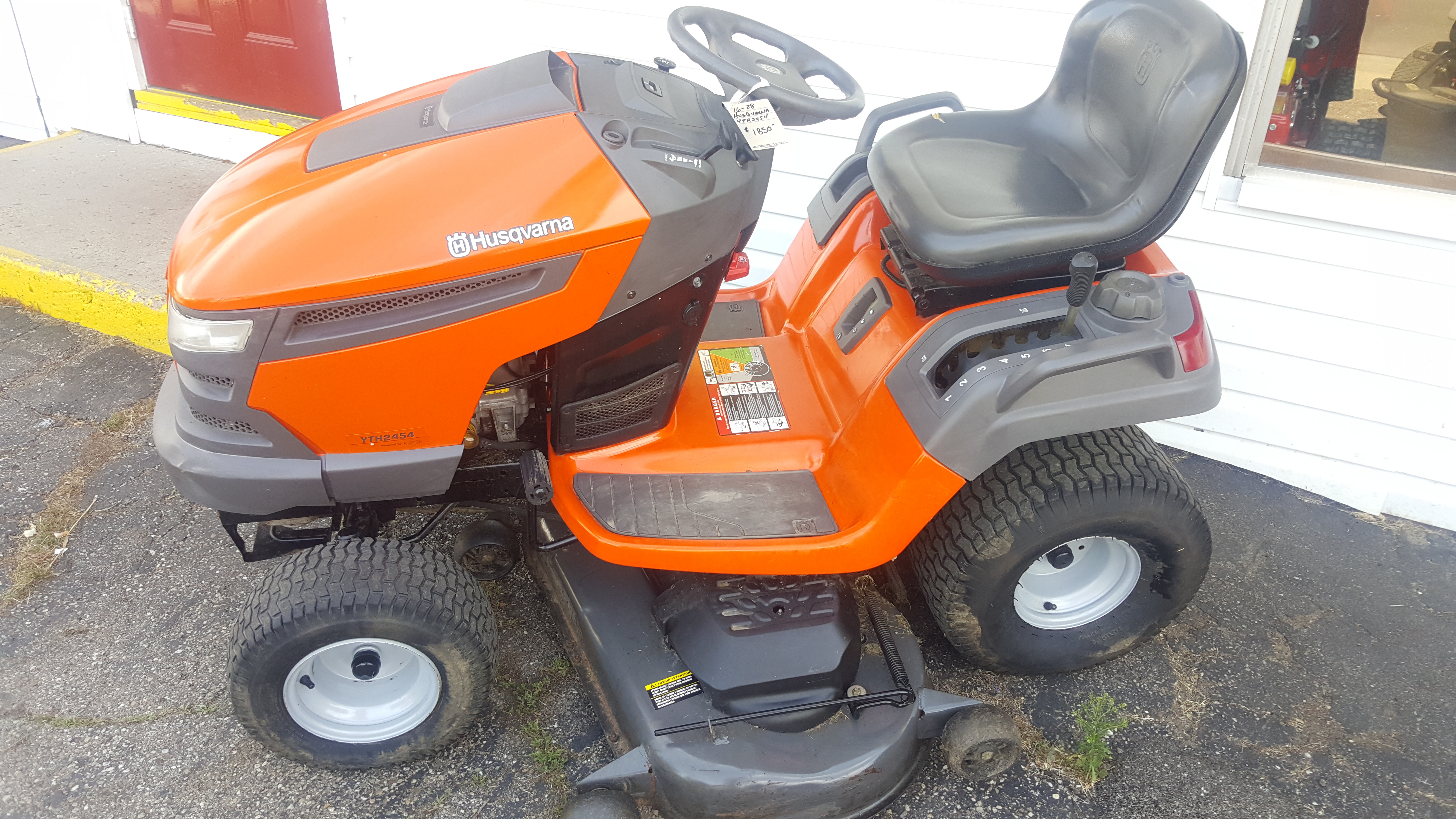 54in Husqvarna YTH2454 Heavy Duty Riding Tractor 300 Hours Clean Unit ...