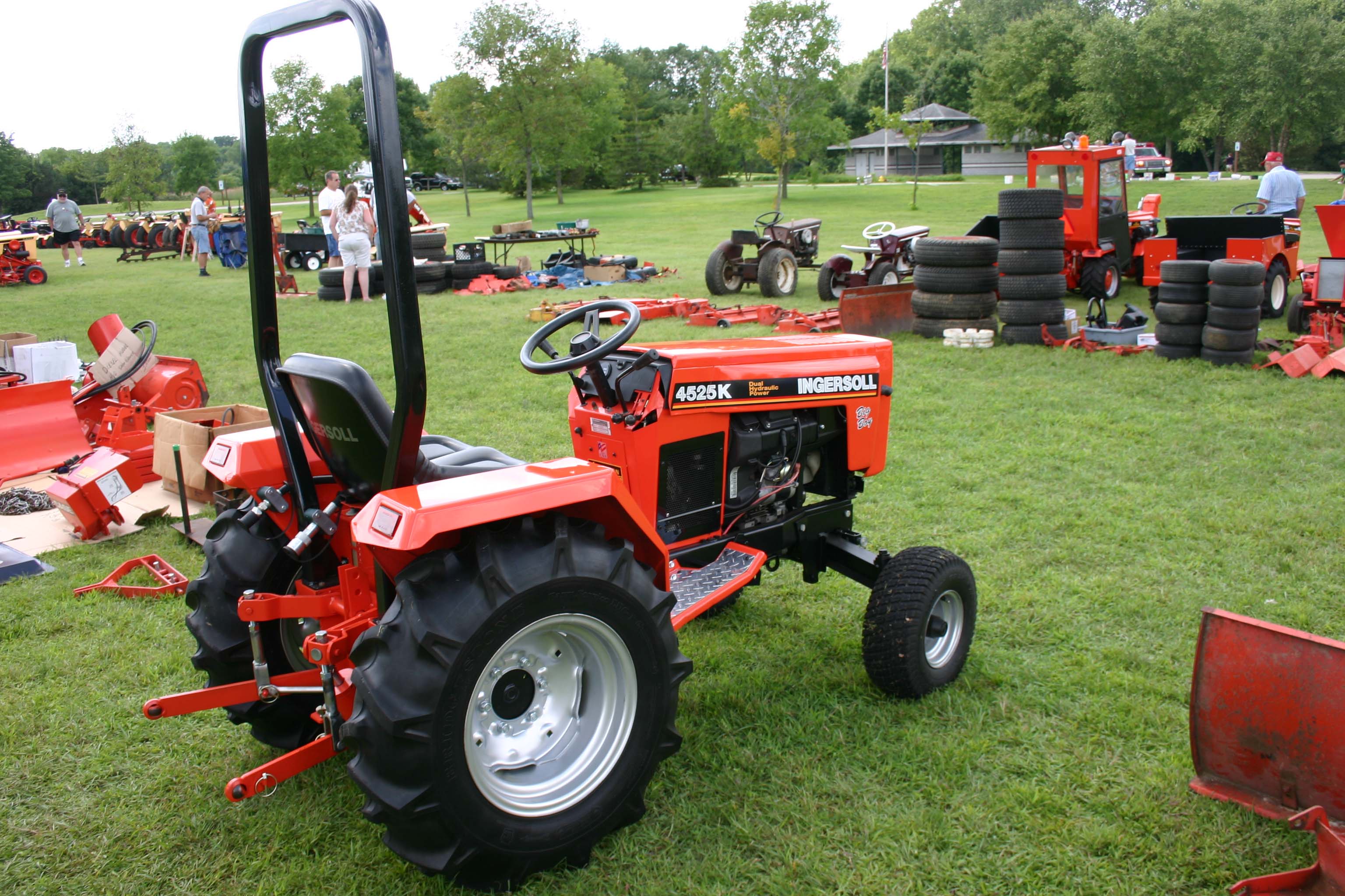 Gallery images and information: Ingersoll Garden Tractor