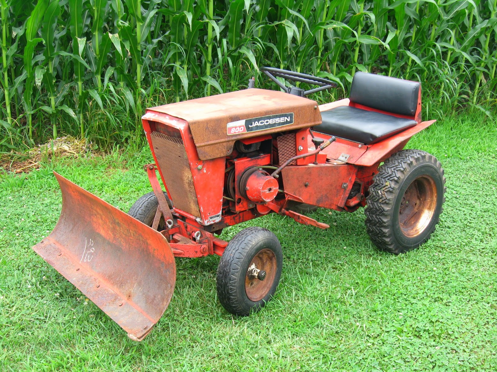 Here is my first Jacobsen tractor. My 1966 Jacobsen Chief 800. Has the ...
