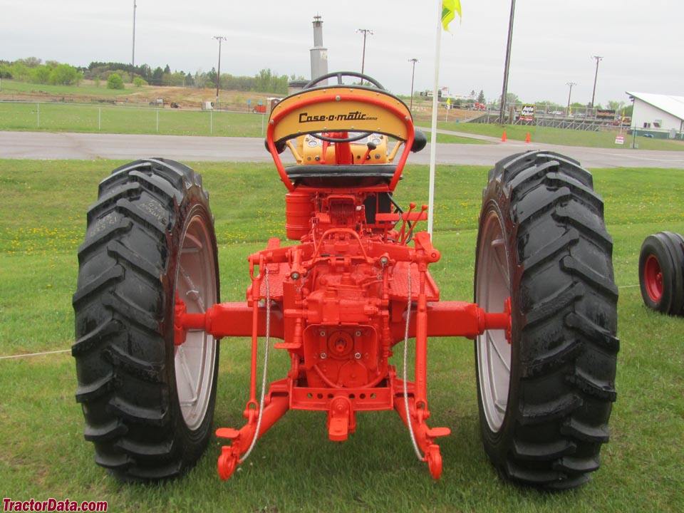 TractorData.com J.I. Case 801-B tractor photos information