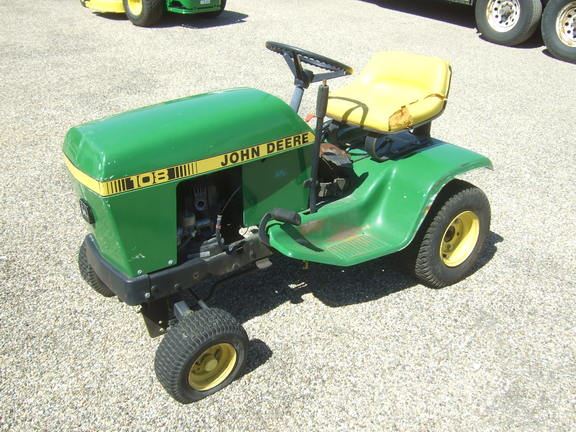John Deere 108 - Lawn mowers - ID: F0969E4E - Mascus USA