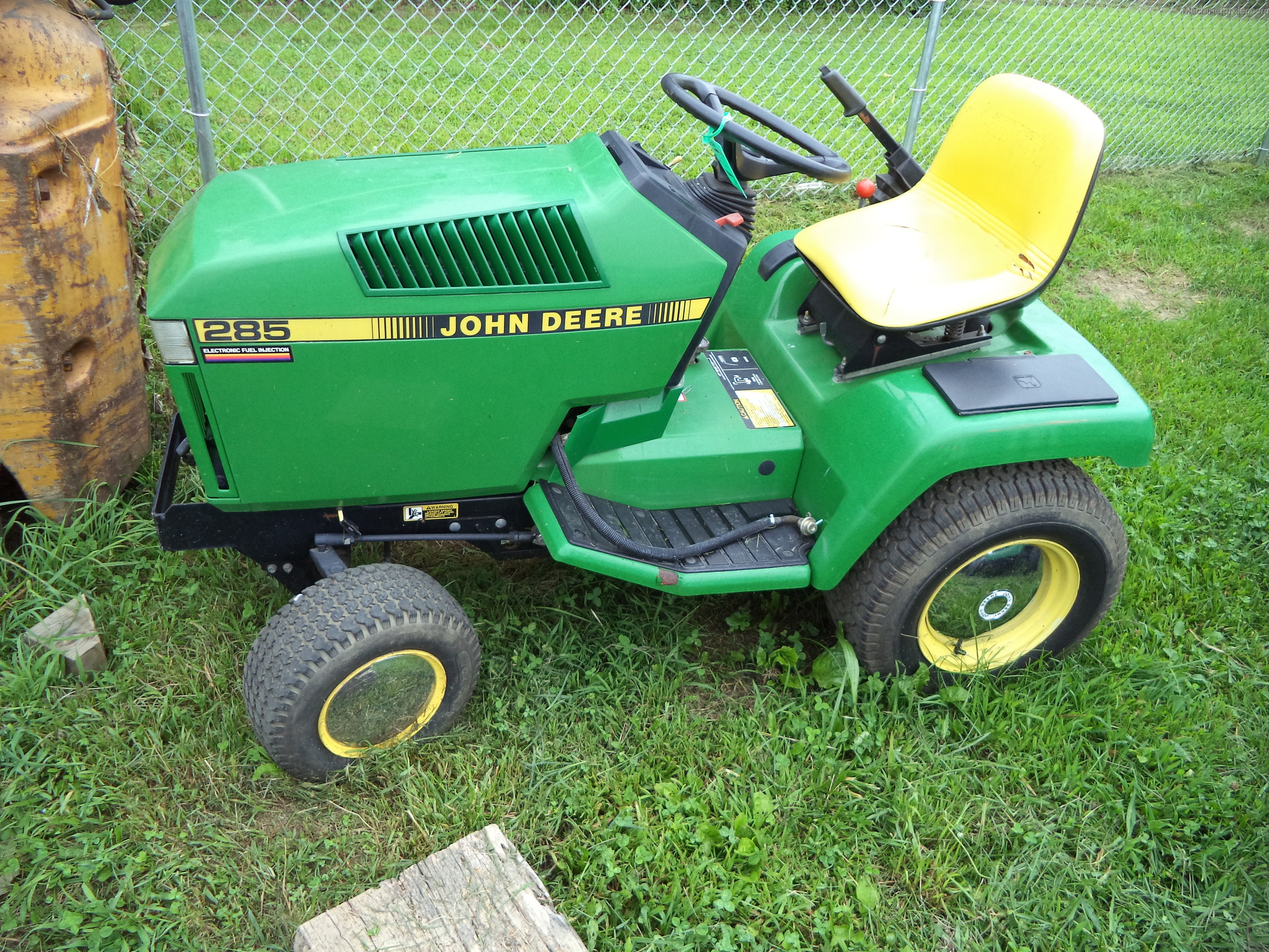 1988 John Deere 285 Lawn & Garden and Commercial Mowing - John Deere ...