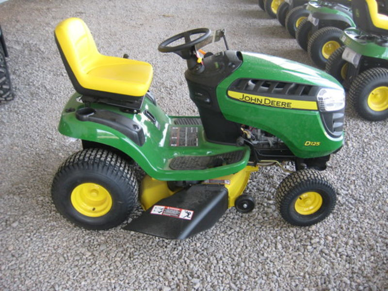 Used equipment » Lawn tractors »John Deere D125