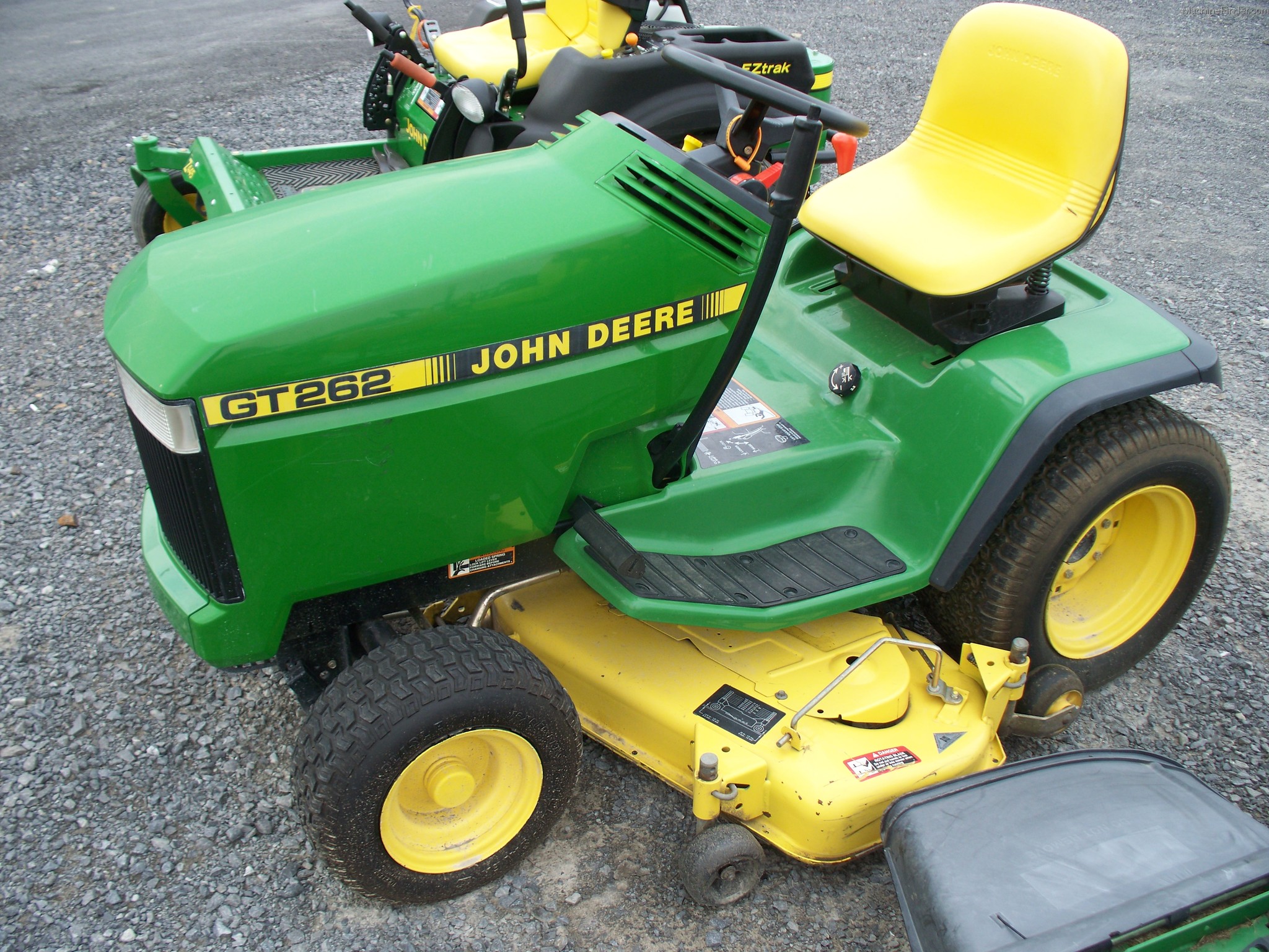 John Deere GT262 Lawn & Garden and Commercial Mowing - John Deere ...