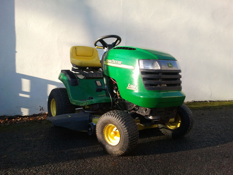 John Deere L105| Used Ride-on Lawn Mower