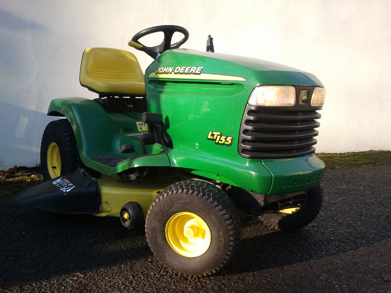 John Deere LT155 | Used Ride-on Lawn Mower