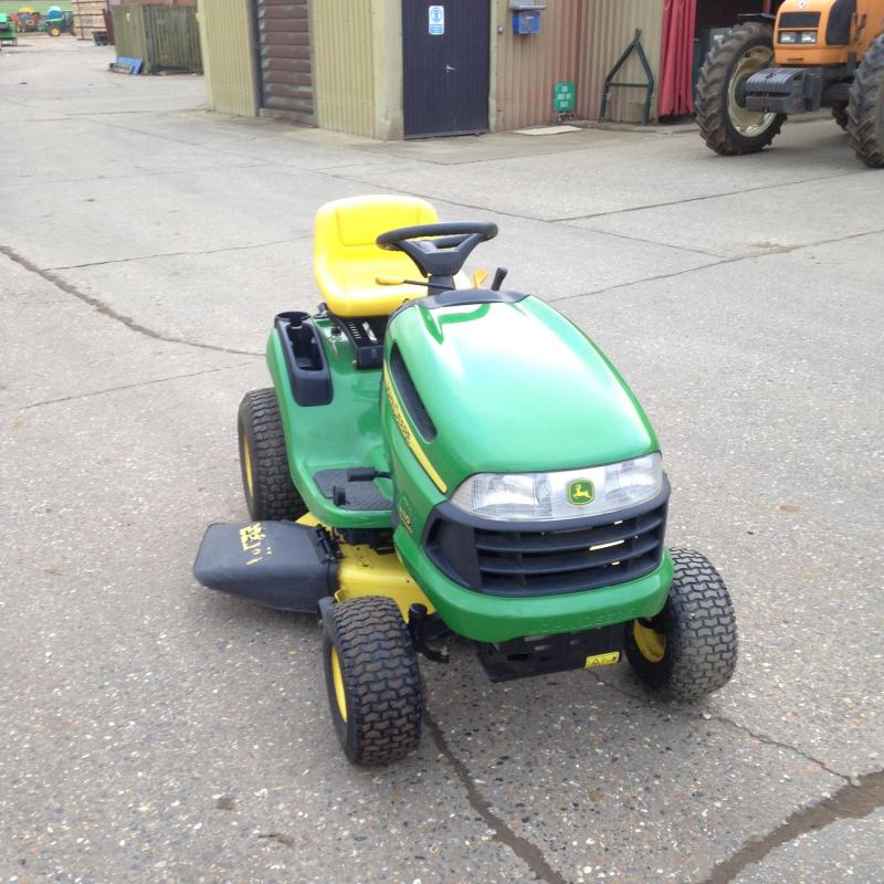 John Deere X110 automatic for Sale - Henry Parrish Machinery