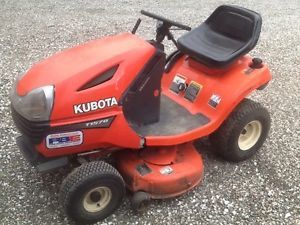 Kubota T1570 Lawn Mower Riding Tractor