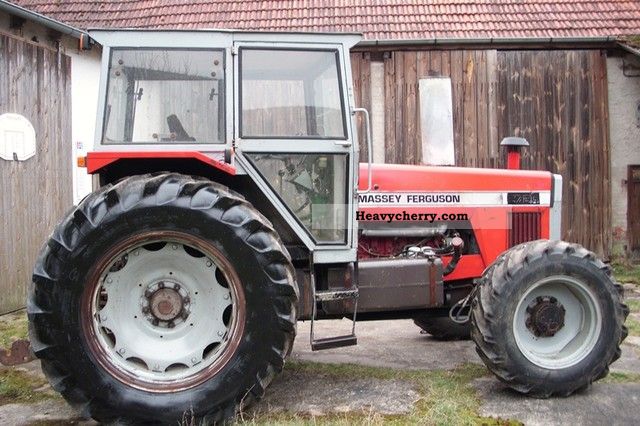 1982 Massey Ferguson 2720 Agricultural vehicle Tractor photo 1