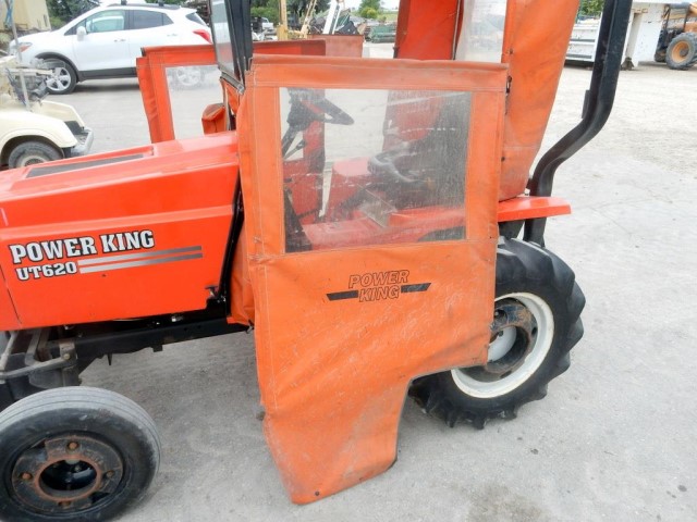 Lot # : 117 - R-601 Power King UT620 Tractor