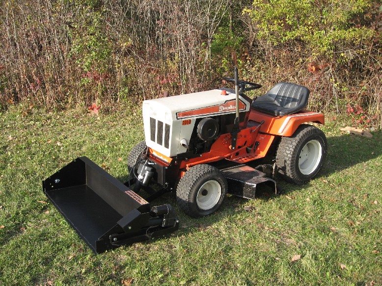 Simplicity Landlord, Sovereign and Allis Chalmers Garden Tractors ...