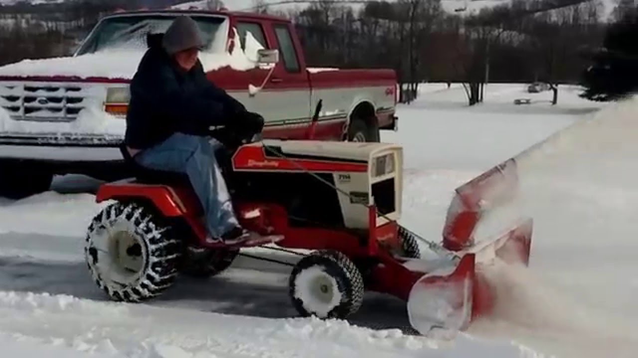 7114 Simplicity with snowblower - YouTube