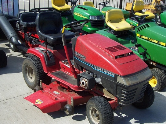Snapper+Lt2042 2004 Snapper LT2042 Lawn Tractor, 20hp, 42 cut, hydro ...
