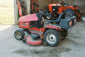 95? Toro 266-H With Extra Gas Tanks - TractorShed.com