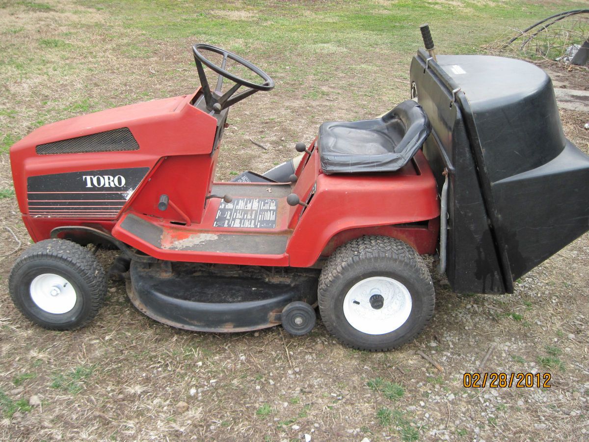 Toro 8 32 Riding Lawn Mower with Hardshell Grass Catcher on PopScreen
