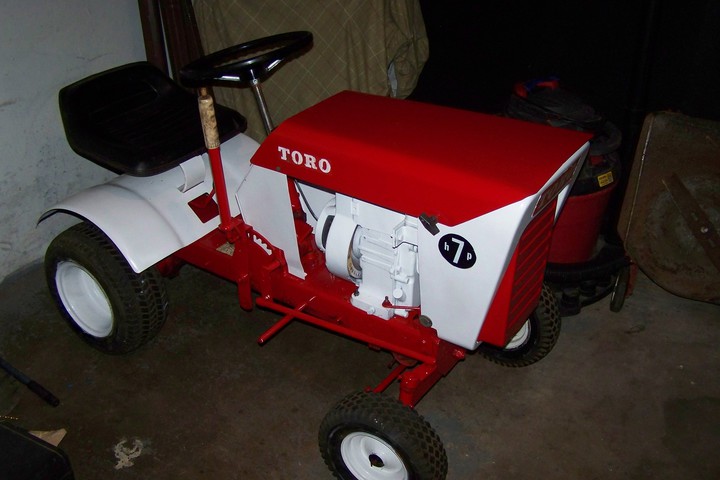 1966 Toro 7HP Suburban (2014-05-11) - Tractor Shed