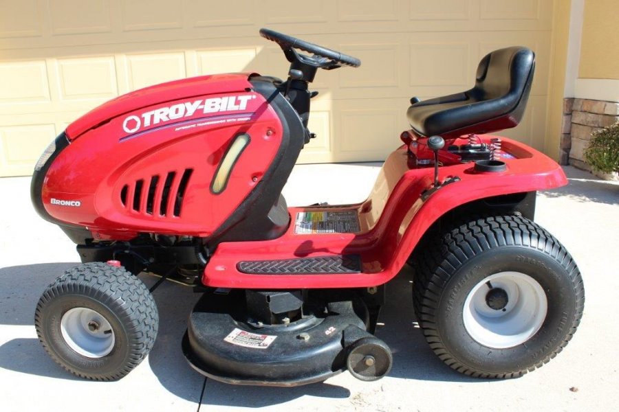 Troy-Bilt Bronco Lawn Tractor | Florida Bradenton | $725 | Lawn and ...
