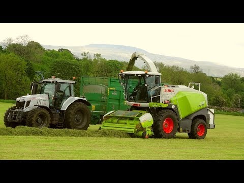 Silage '19 - Claas 860 and SIX Tractors plus Rake (equals ...