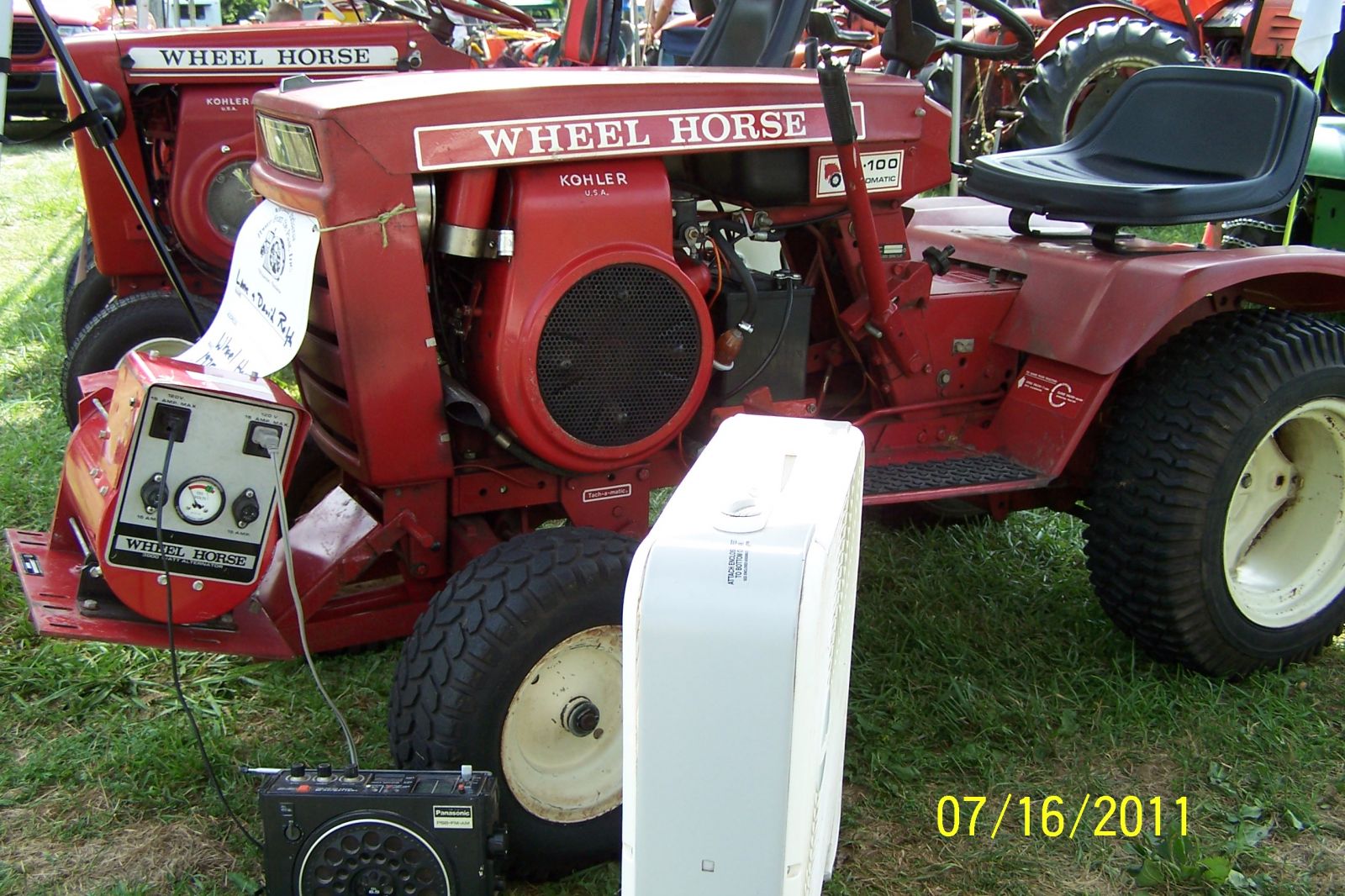 Wheel Horse Picture Gallery 1973 - 1977 1975 B-100 and Wheel Horse ...