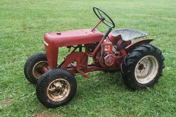Antique Tractors - 1959 Wheel Horse RJ-59 Picture