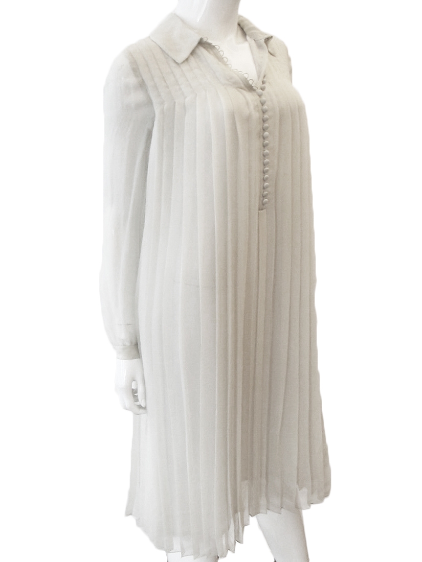 ... Off white pleated silk chiffon dress Retail price 1800€ Size 36/38