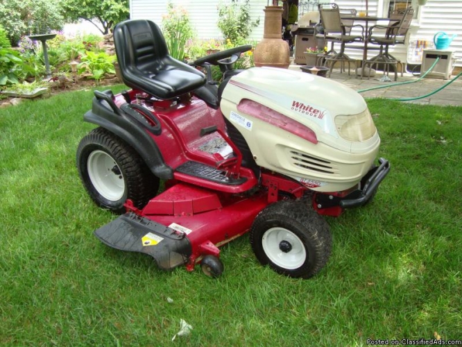 White Lawn Tractor - GT2550 - Price: $950 in Walkersville, Maryland ...