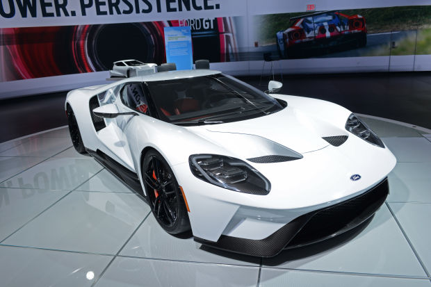 This Fearsomely White 2017 Ford GT Looks Like a Stormtrooper on Wheels ...