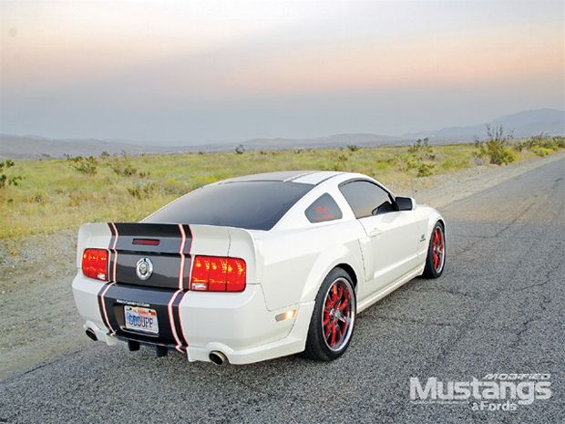 Z+2006 Mustang Gt+front View - Photo 11955810 - 2006 Mustang GT White ...